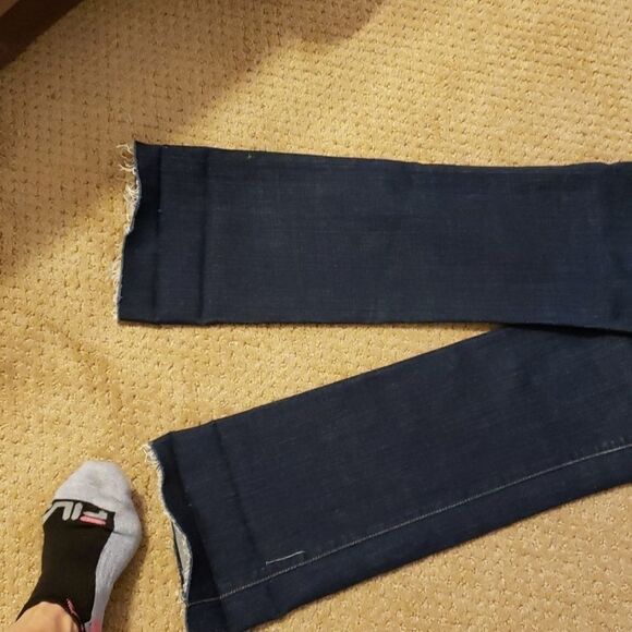 - J brand straight leg, distressed hem jeans size 29 - Picture 2 of 7